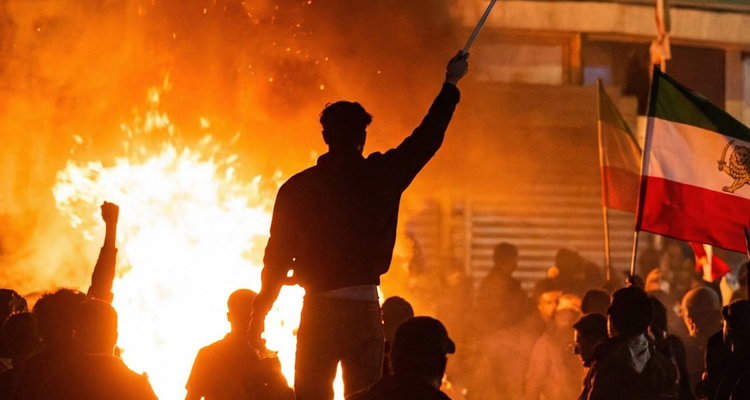 İran Halkını Katlediyor