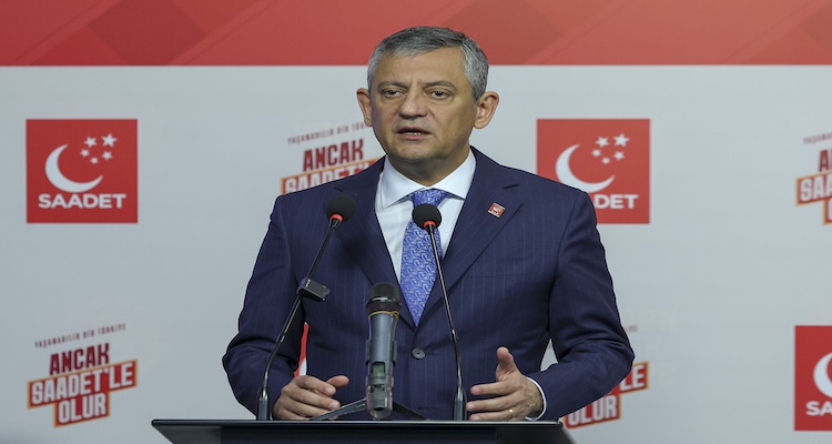 Özel’den Seçim Resti: 