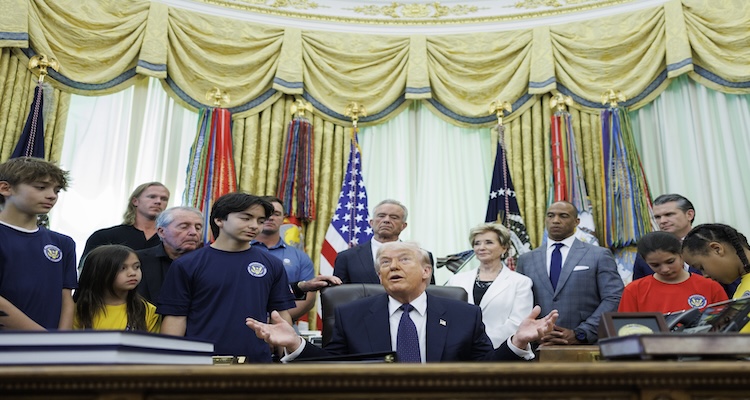 Trump İran’ın Ekonomik Olarak Çöküşe Sürüklendiğini Savundu