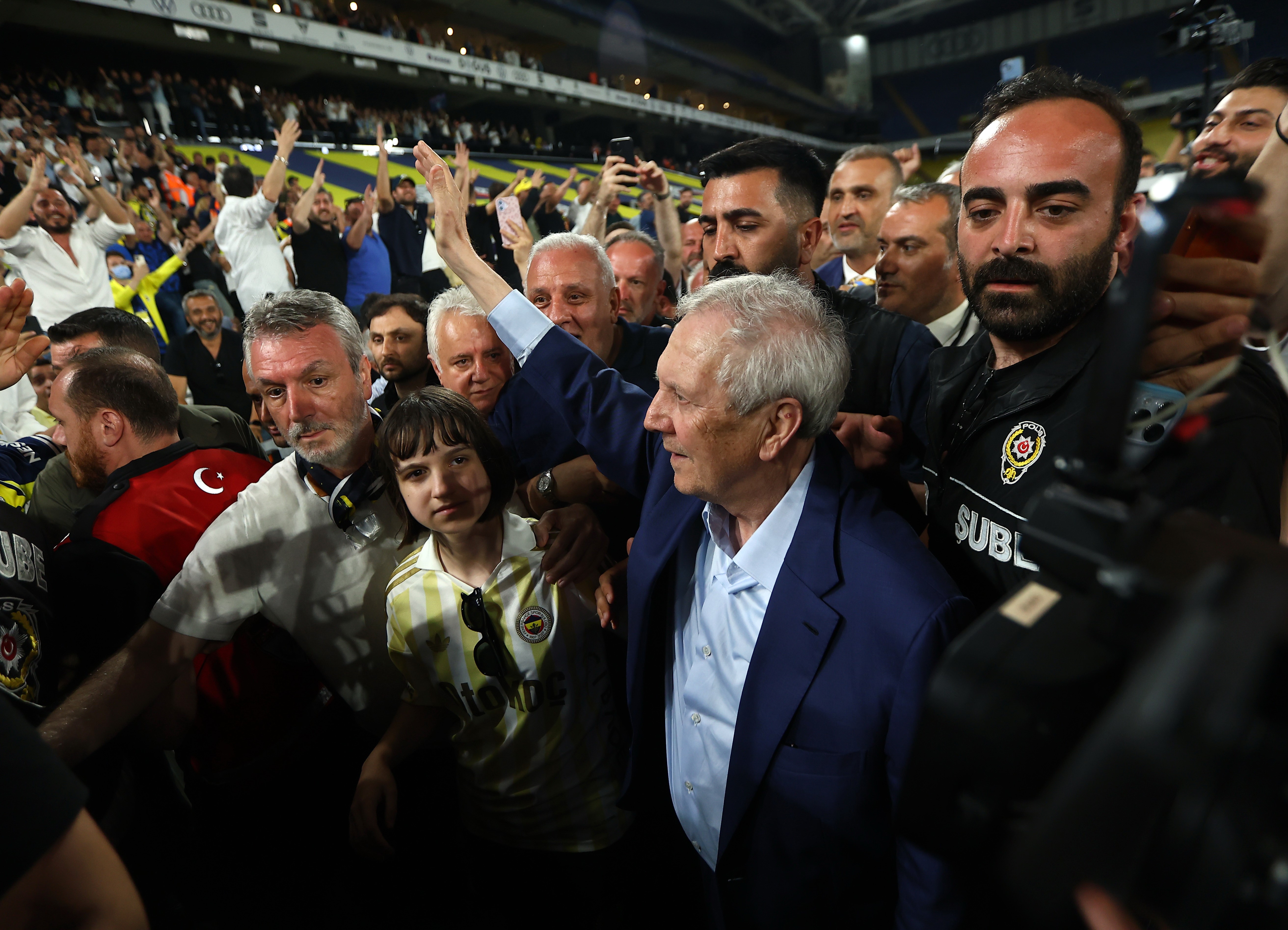 Fenerbahçe'de Yeni Dönem: Aziz Yıldırım Yeniden Başkan  Seçildi