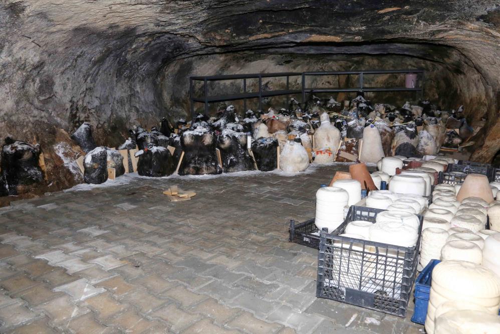 Konya'da Tuluk Peynirleri Mağarada