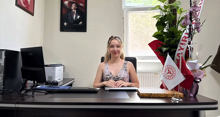 Uludere'de İlk Kadın Sağlık İlçe Müdürü Göreve Başladı