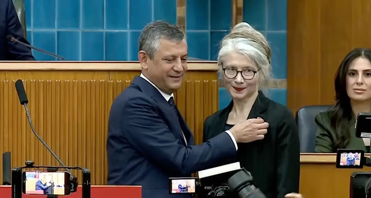 CHP GRUP TOPLANTISI GERÇEKLEŞTİ: EMİNE ÜLKER TARHAN GERİ DÖNDÜ