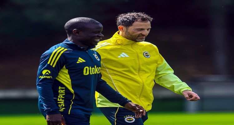 Fenerbahçe Şampiyonluk Yolunda Çaykur Rizespor ile Karşılaşacak